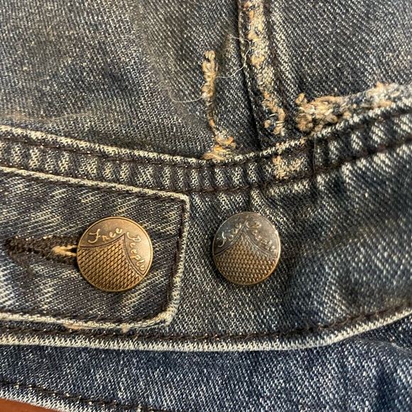 Free People Cropped‎ Distressed Jean Jacket - Picture 9 of 11